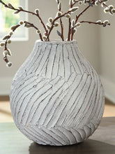 Coral Furniture - Ashley Furniture - Shelvie Vase - Vase / Distressed White - A2000848
