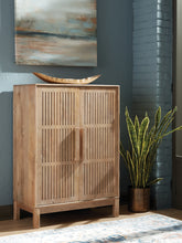 Coral Furniture - Ashley Furniture - Pellamour Bar Cabinet - Bar Cabinet / Natural Brown - A4000698