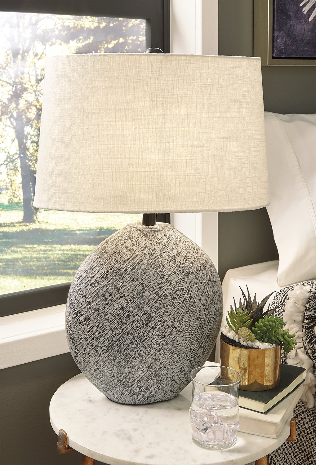 Coral Furniture - Ashley Furniture - Harif Lighting - Table Lamp (Set of 2) / Black - L235624X2