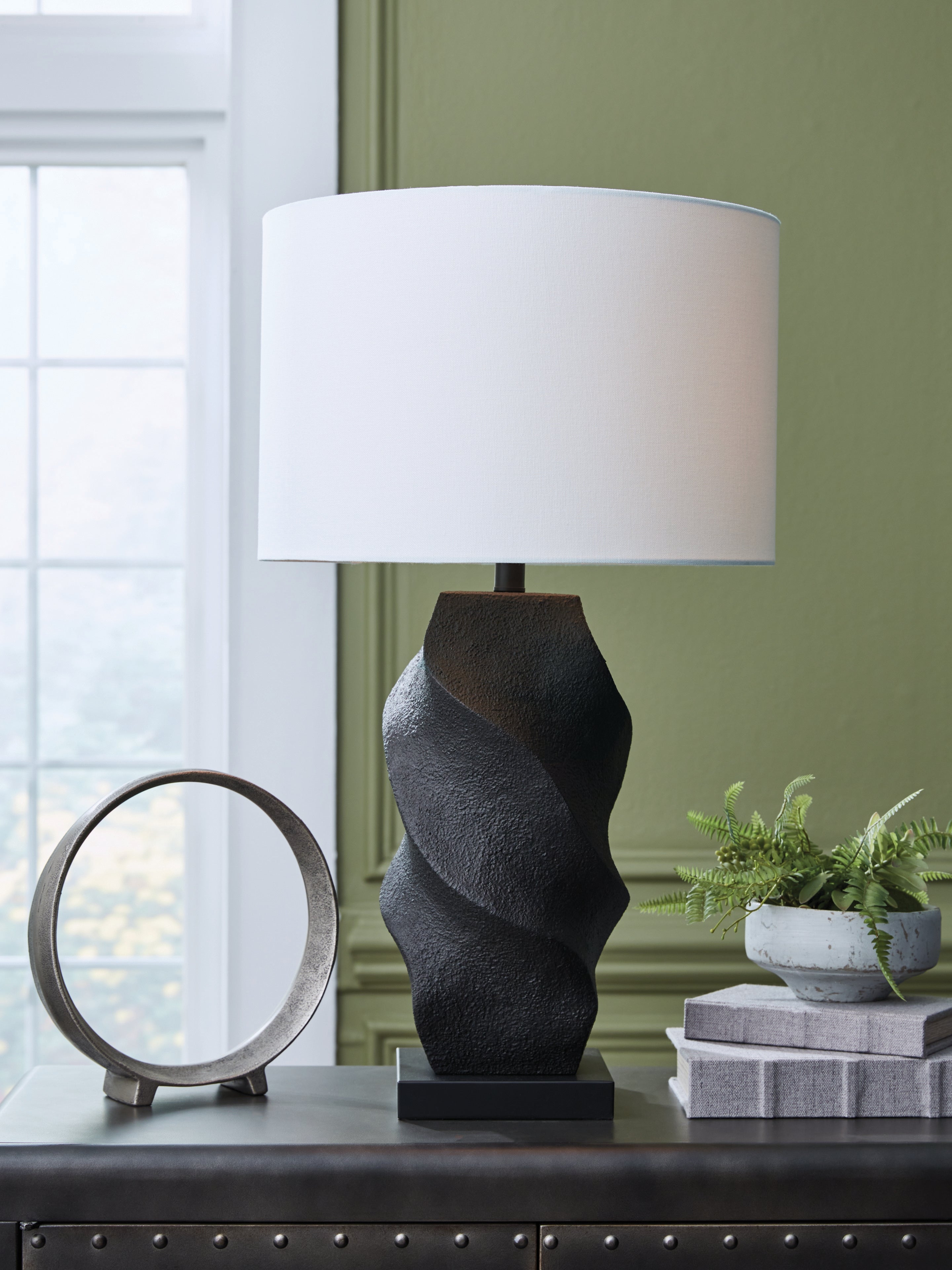 Coral Furniture - Ashley Furniture - Amillion Lighting - Poly Table Lamp (1/CN) / Black - L235904