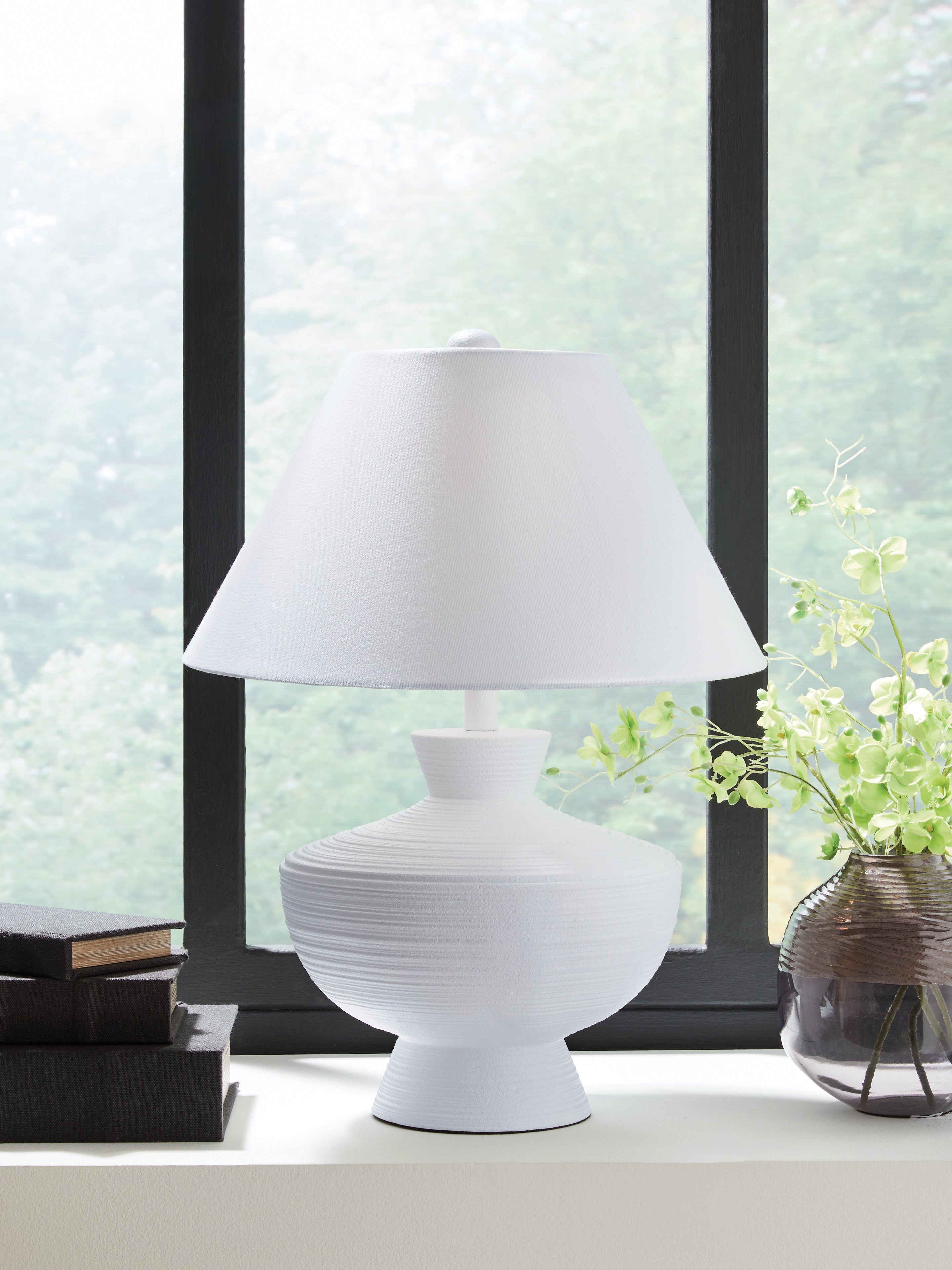 Coral Furniture - Ashley Furniture - Harelwood Lighting - Poly Table Lamp (1/CN) / White - L235934
