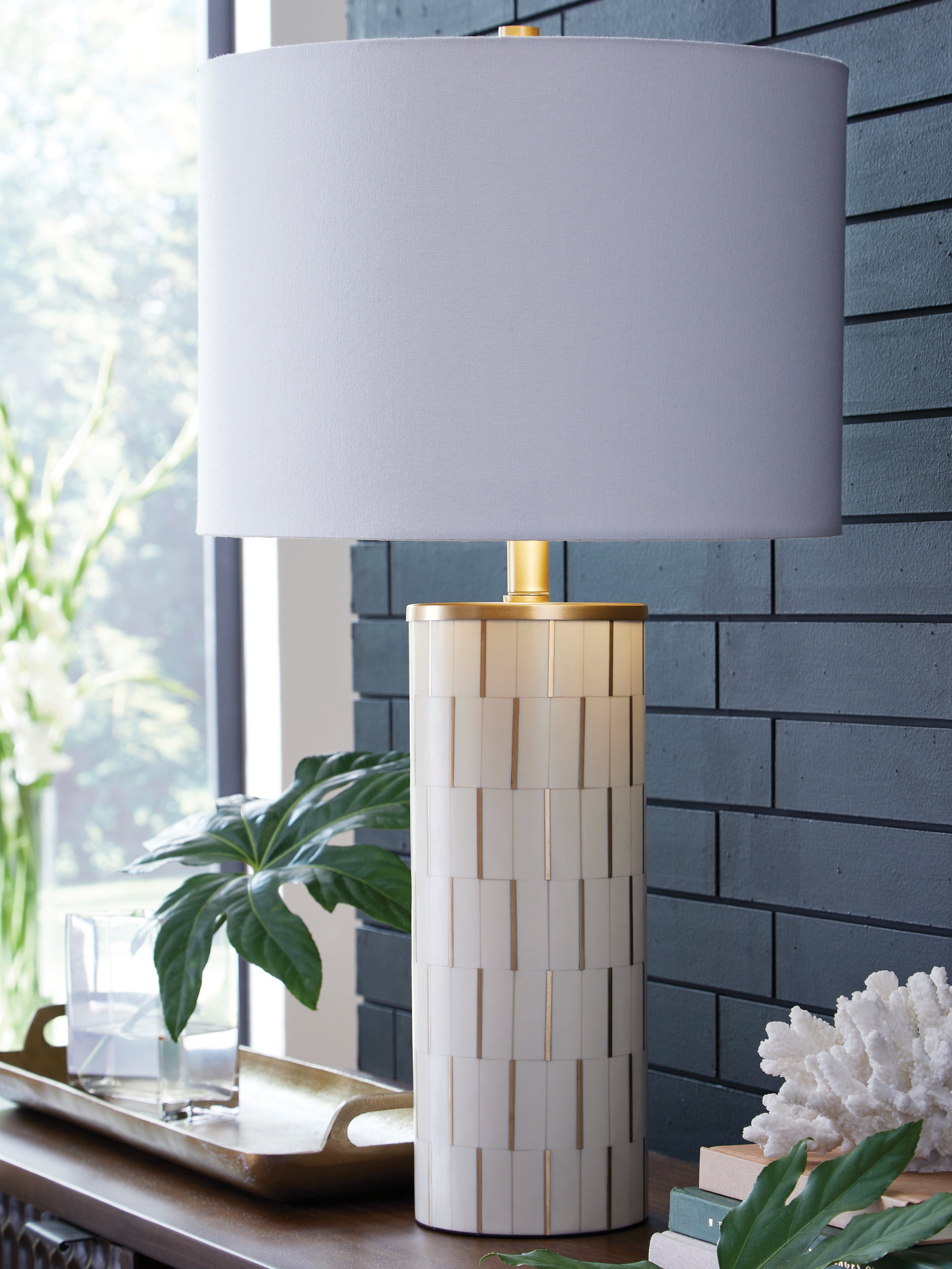 Coral Furniture - Ashley Furniture - Faridworth Lighting - Poly Table Lamp (1/CN) / White/Gold Finish - L235954