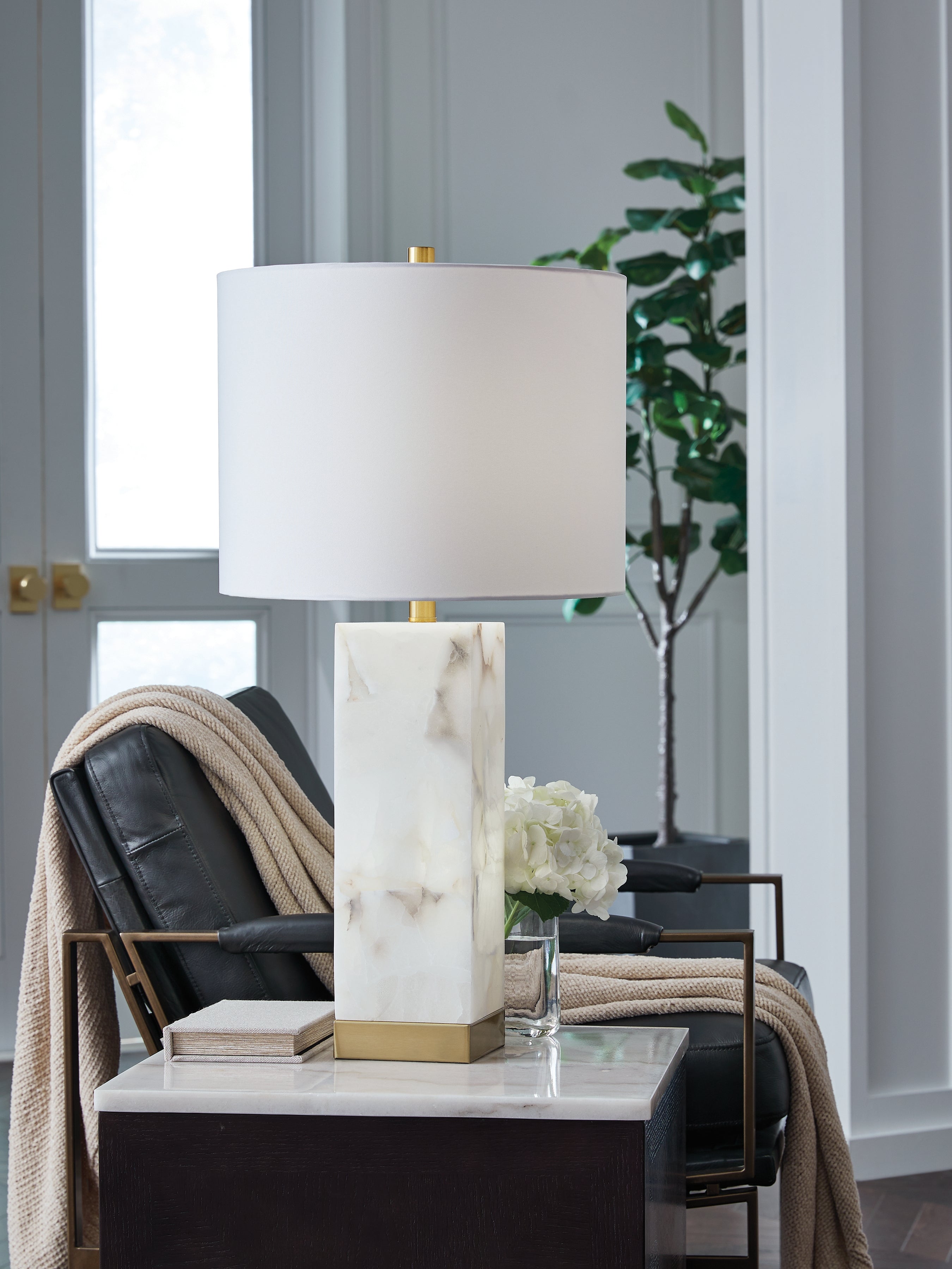 Coral Furniture - Ashley Furniture - Linderfield Lighting - Alabaster Table Lamp (1/CN) / White/Gold Finish - L429094