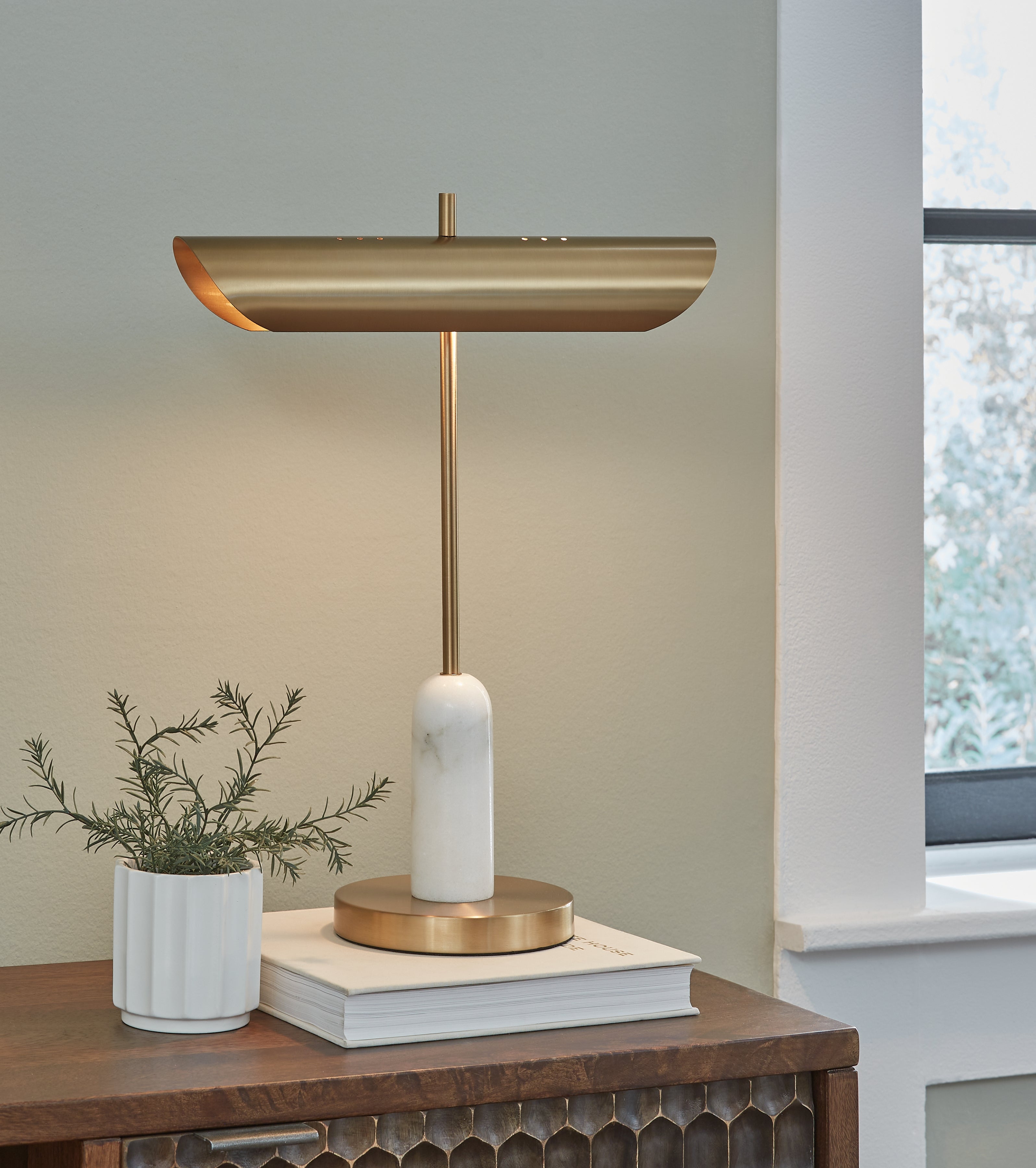 Coral Furniture - Ashley Furniture - Rowleigh Lighting - Marble Desk Lamp (1/CN) / Gold Finish/White - L734392