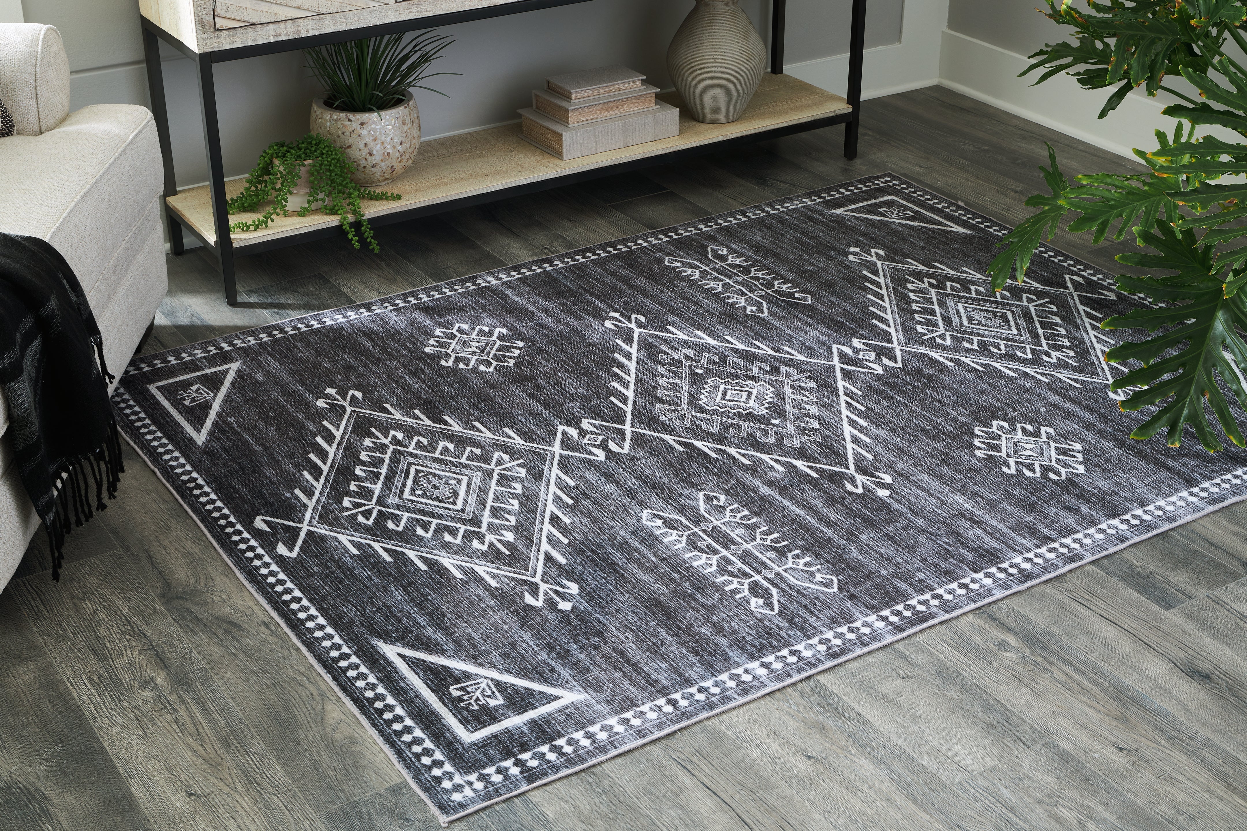 Coral Furniture - Ashley Furniture - Arloman Rug - 5' x 7' Washable Rug / Black/Cream/Gray - R405932