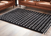 Coral Furniture - Ashley Furniture - Minston Rug - 5' x 7' Rug / Black/White - R405952