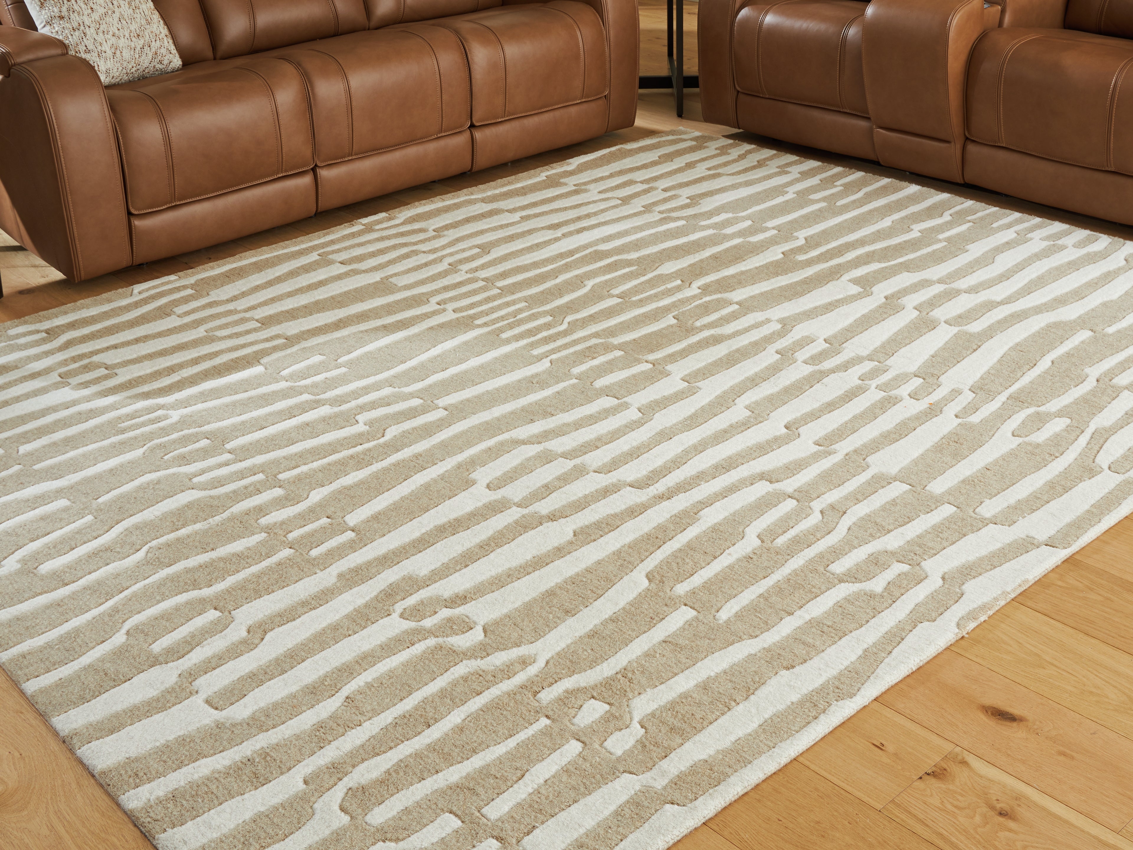 Coral Furniture - Ashley Furniture - Corrbell Rug - 7'8" x 10' Area Rug / Beige/White - R407631