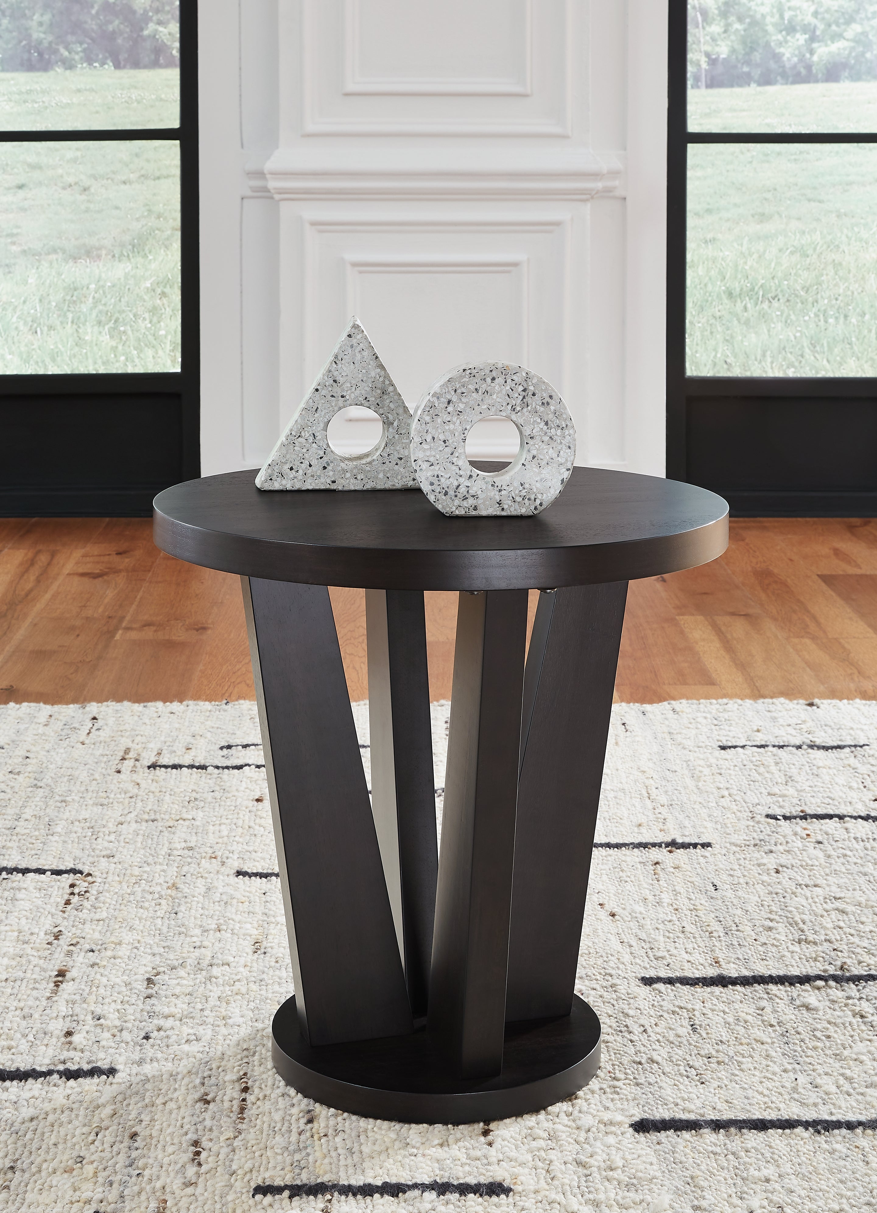 Coral Furniture - Ashley Furniture - Chasinfield End Table - Round End Table / Dark Brown - T458-6