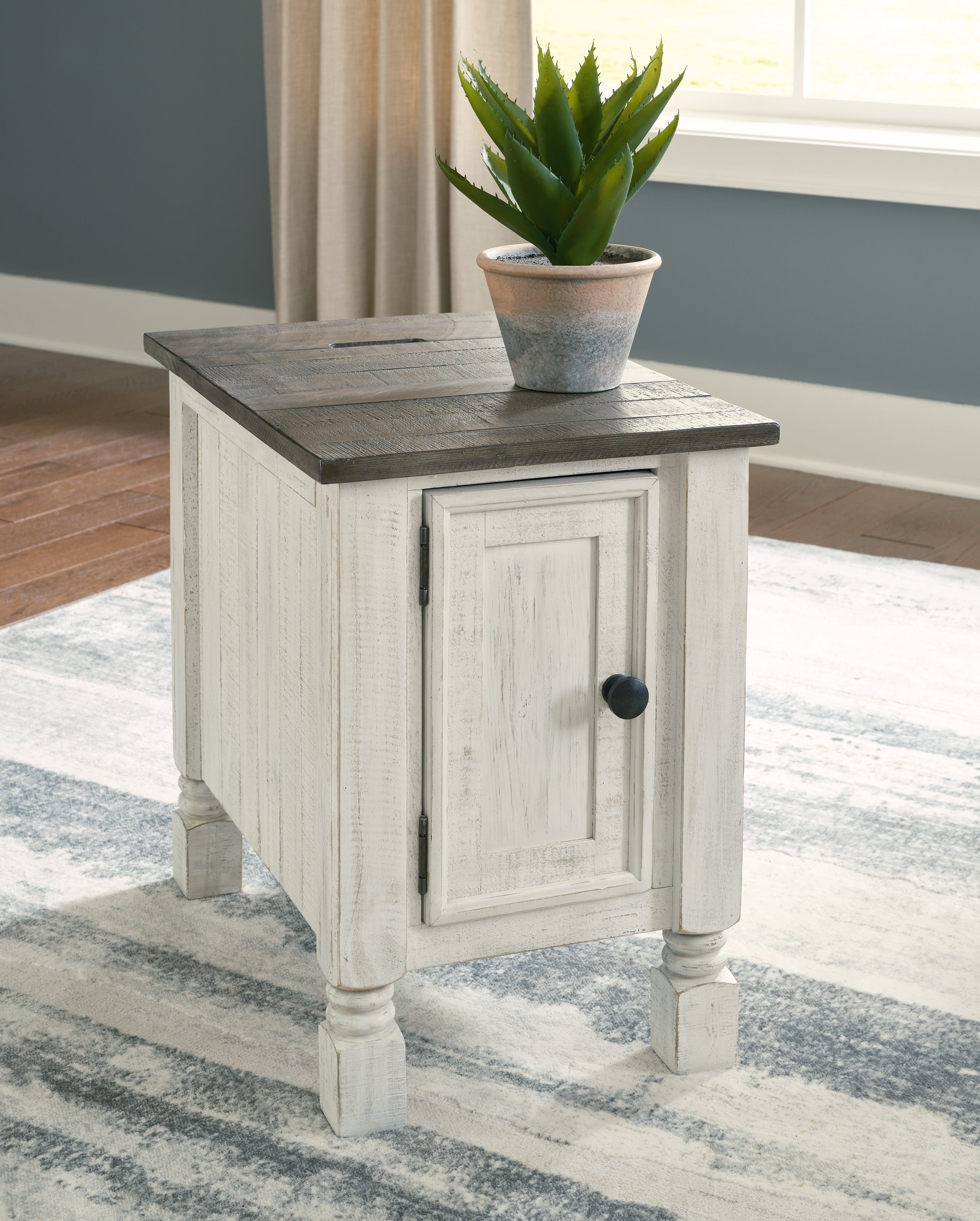 Coral Furniture - Ashley Furniture - Havalance Chairside End Table - Chair Side End Table / White/Gray - T994-7