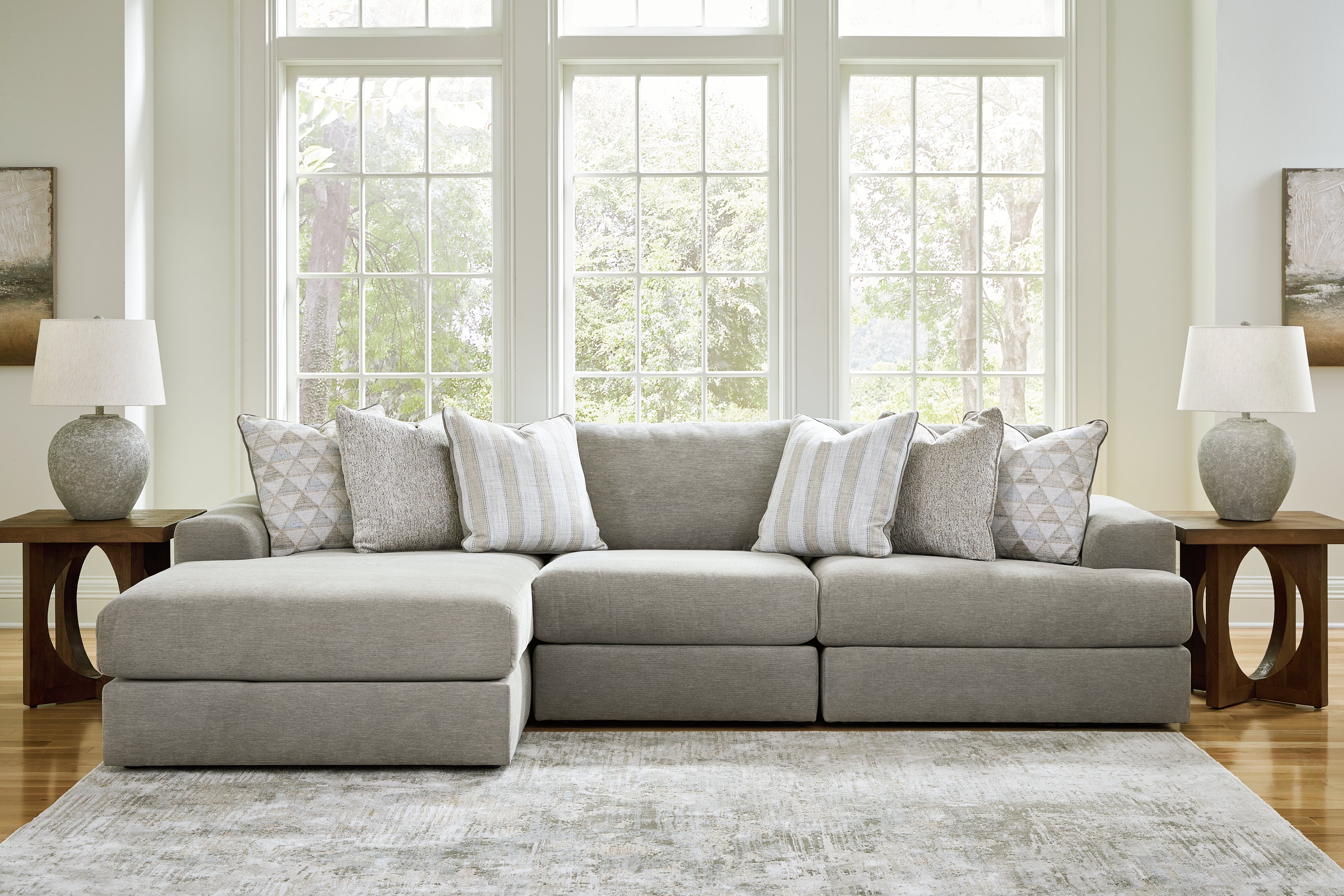 Coral Furniture - Ashley Furniture - Avaliyah Sectional - RAF 3-Piece Sectional with Chaise / Ash - 58103S3