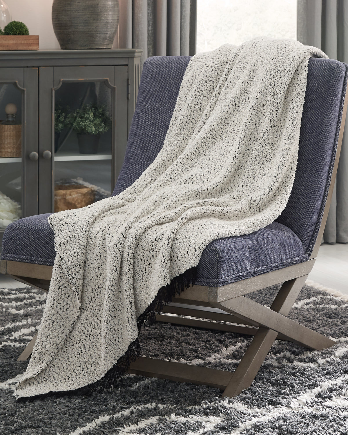Coral Furniture - Ashley Furniture - Leonita Throw - Throw / Black/White - A1000769T