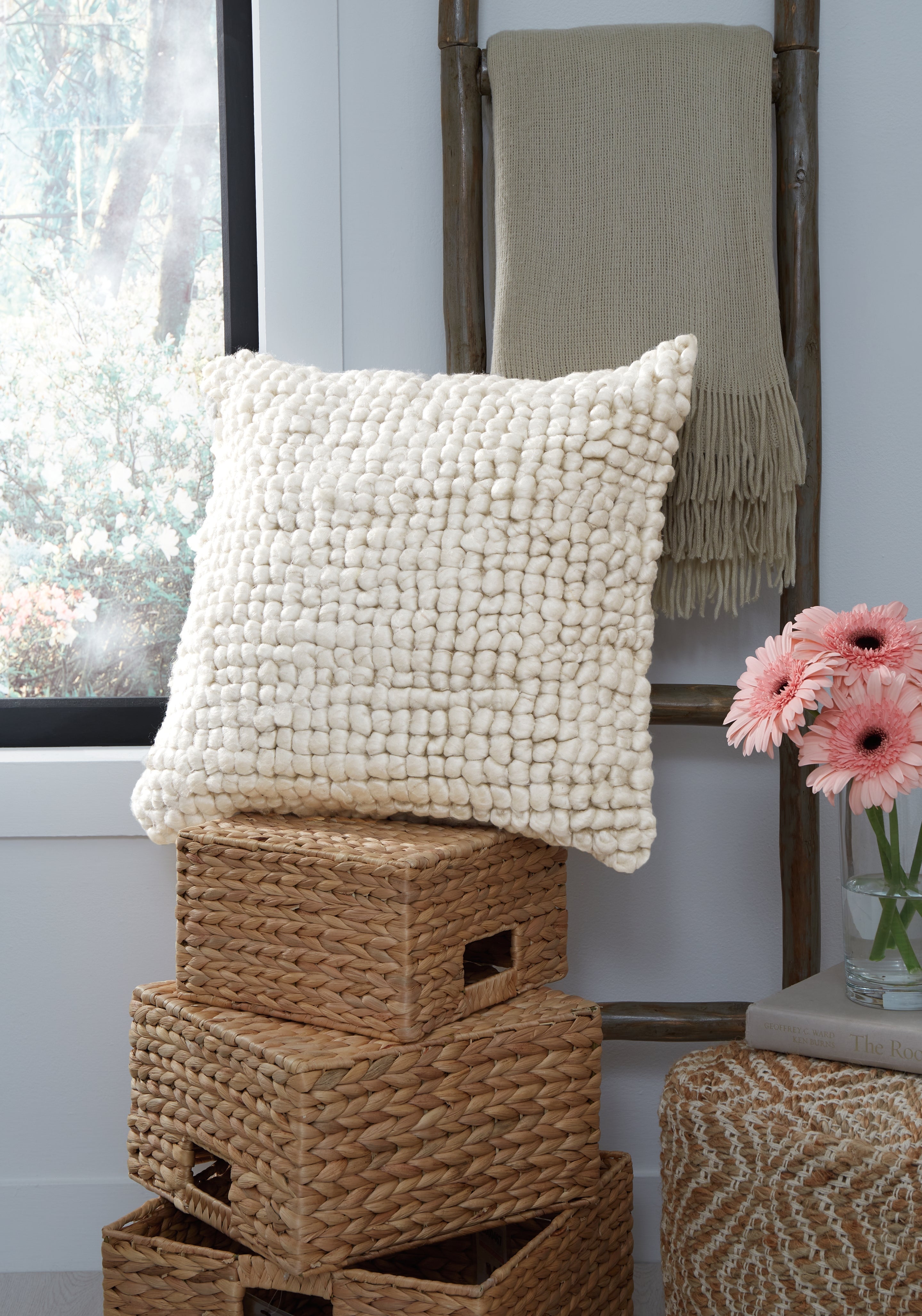 Coral Furniture - Ashley Furniture - Aavie Pillows - Pillow / Ivory - A1000956P