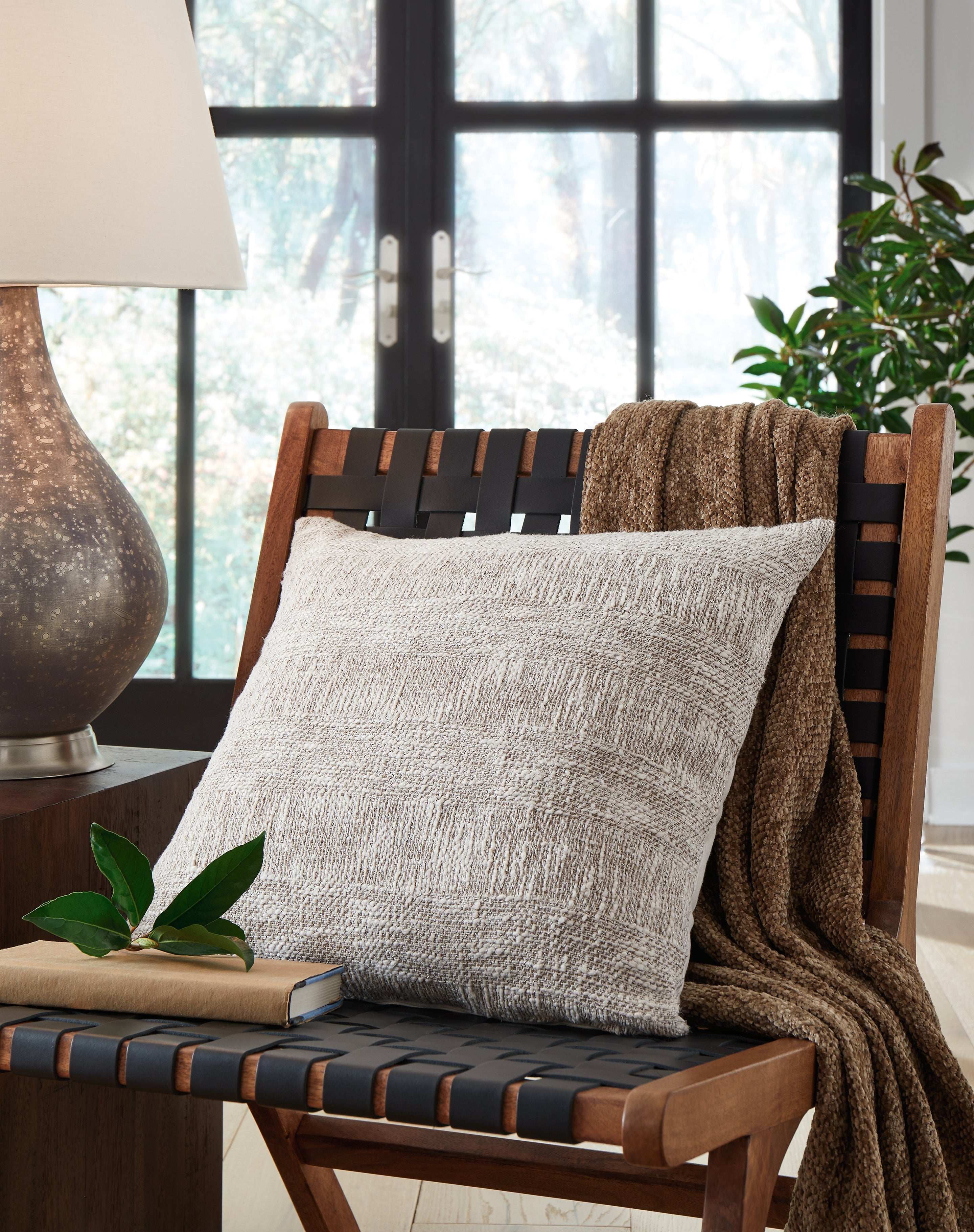 Coral Furniture - Ashley Furniture - Carddon Pillows - Pillow / Brown/White - A1000971P