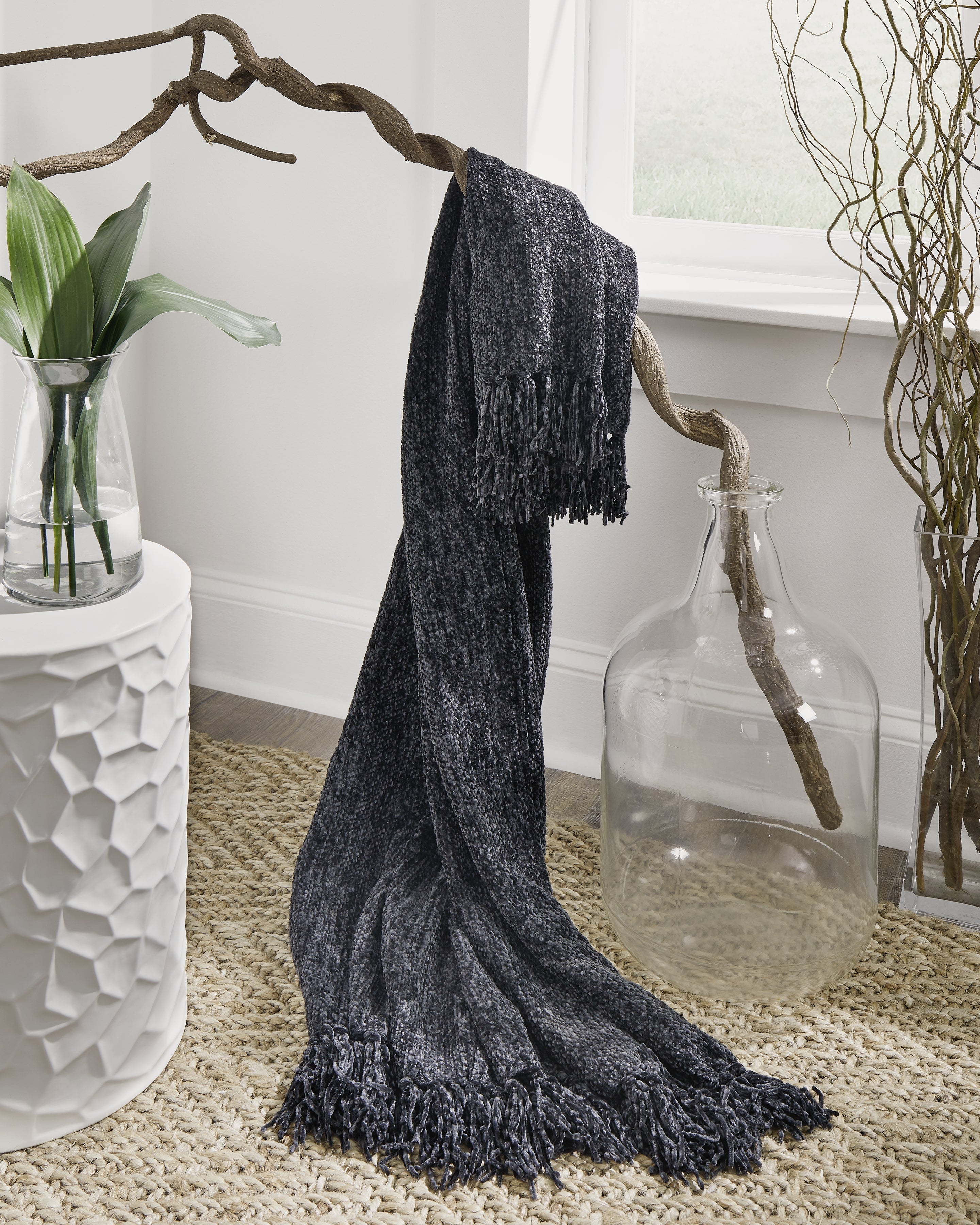Coral Furniture - Ashley Furniture - Tamish Throw (Set of 3) - Throw (3/CS) / Black - A1001027