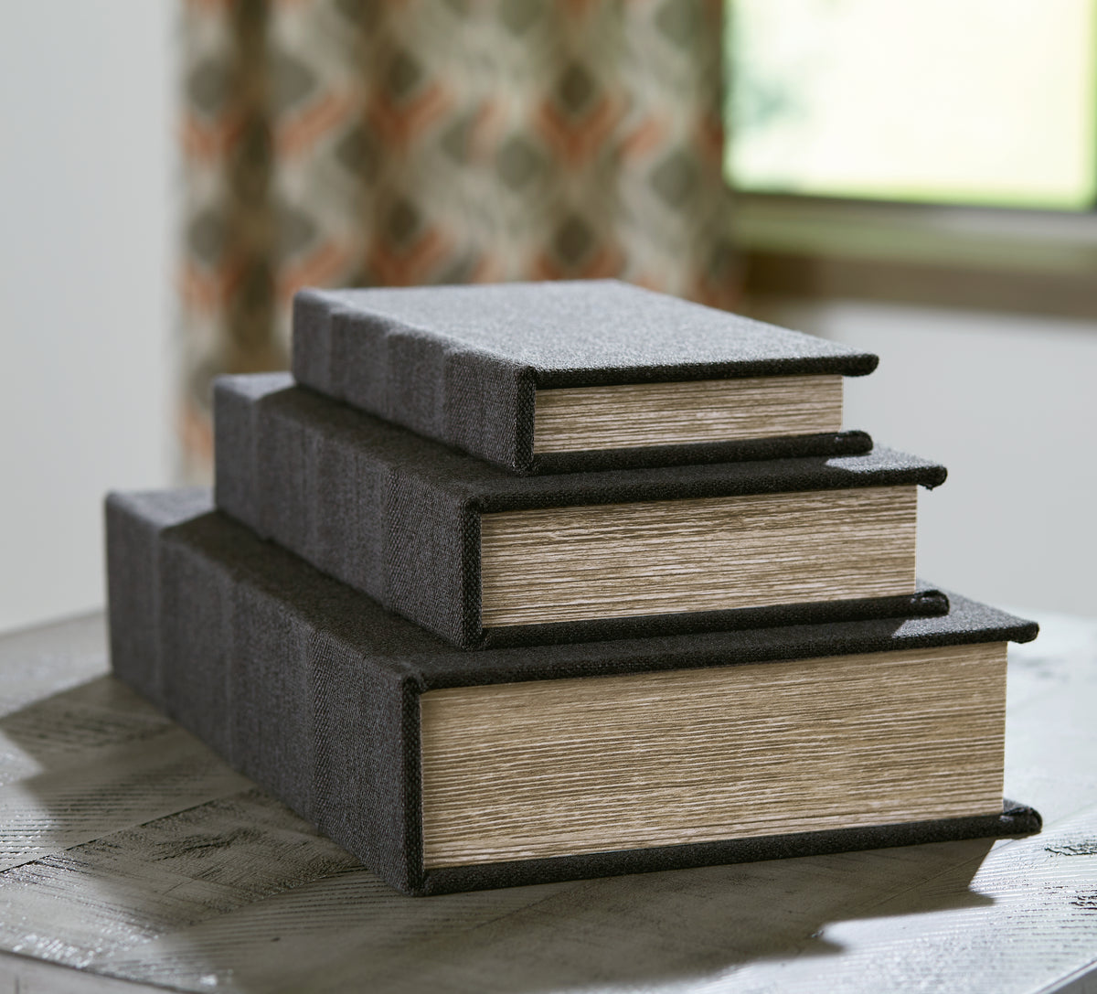 Coral Furniture - Ashley Furniture - Jolina Box (Set of 3) - Box Set (3/CN) / Black - A2000489