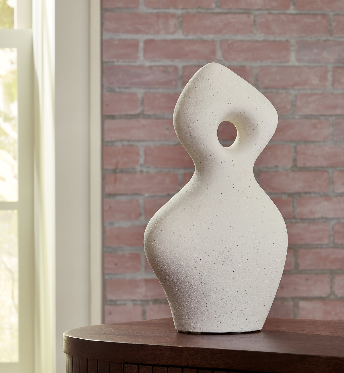 Coral Furniture - Ashley Furniture - Arthrow Sculpture - Sculpture / Off White - A2000650
