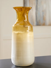 Coral Furniture - Ashley Furniture - Wynburg Vase - Vase / White/Amber - A2000724