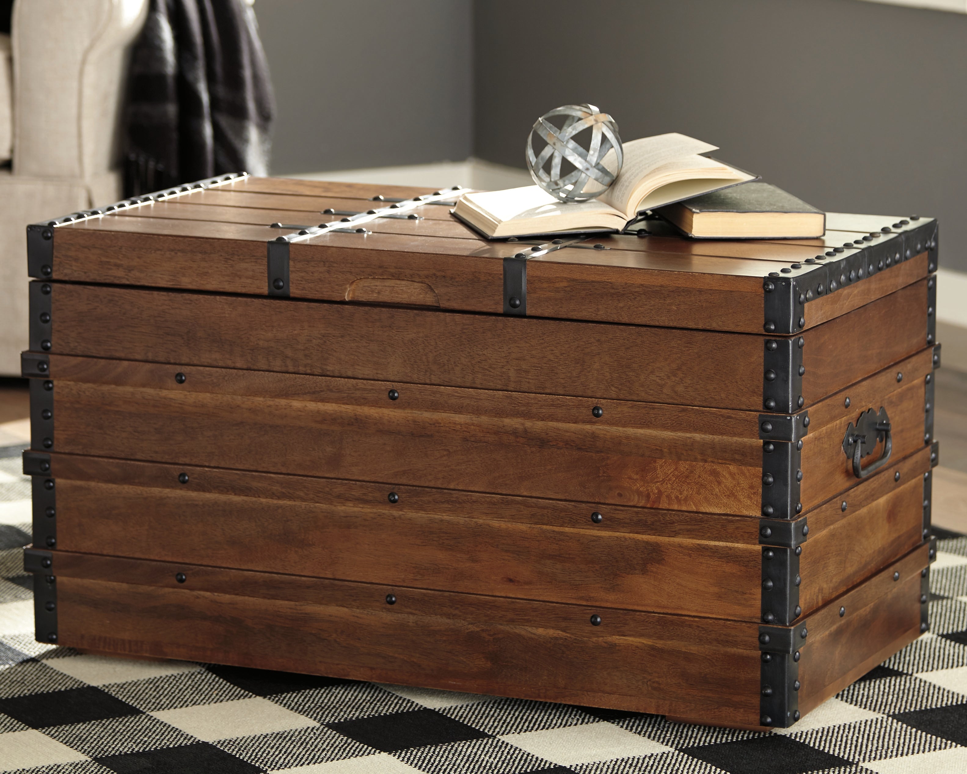 Coral Furniture - Ashley Furniture - Kettleby Storage Trunk - Storage Trunk / Brown - A4000096