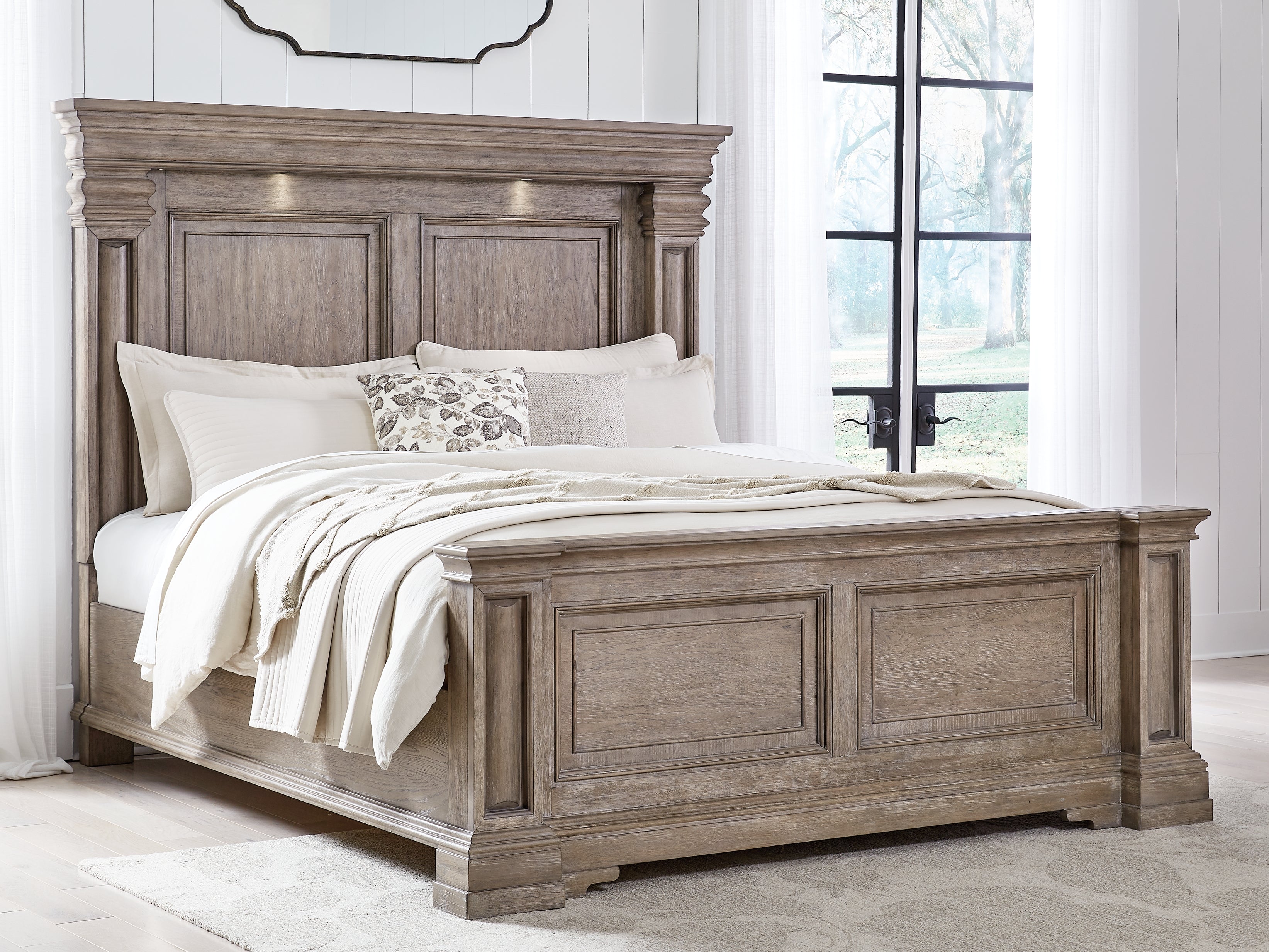 Coral Furniture - Ashley Furniture - Blairhurst Bedroom - Queen Panel Bed / Light Grayish Brown - B916B2