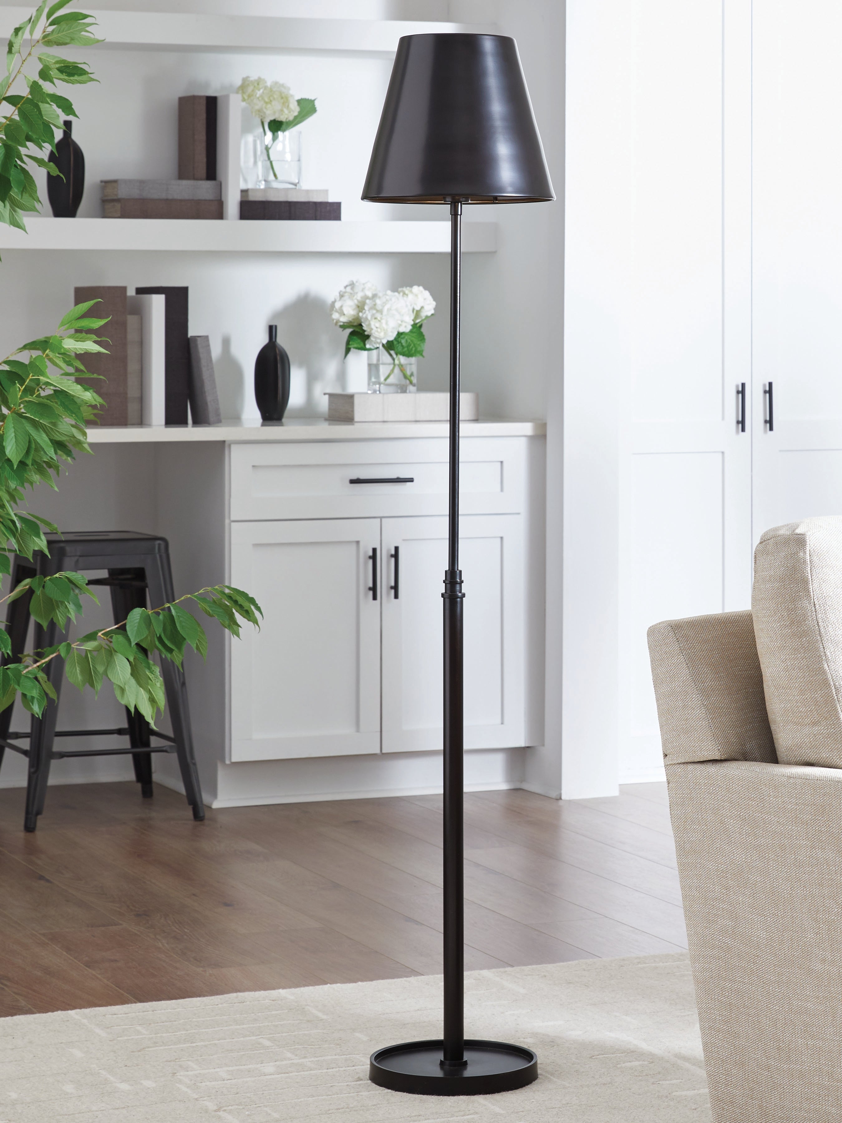 Coral Furniture - Ashley Furniture - Wimner Lighting - Metal Floor Lamp (1/CN) / Antique Bronze Finish - L208461
