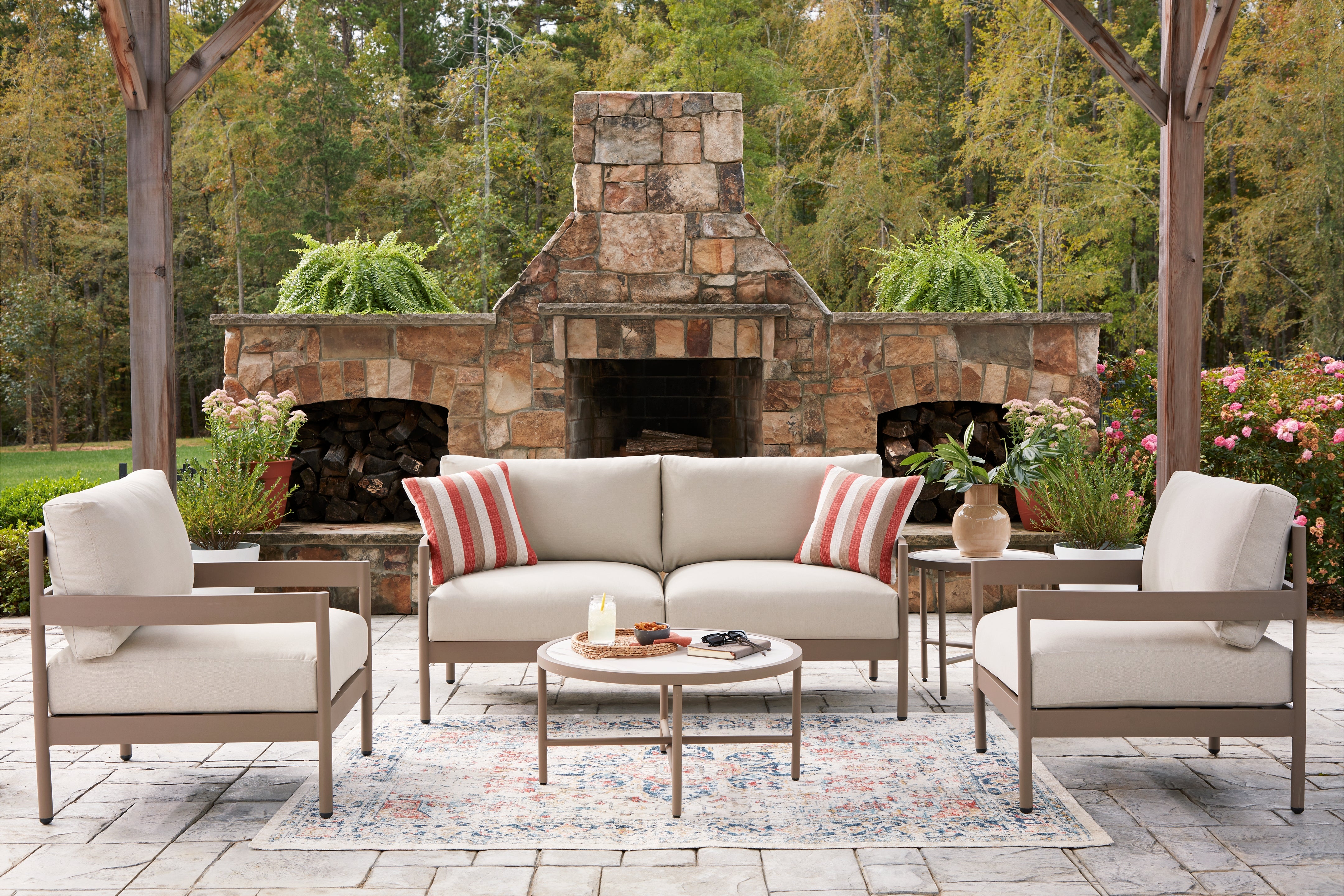 Coral Furniture - Ashley Furniture - Bluff Trail Outdoor - Love/Chairs/Tables Set (5/CN) - PCP383-080