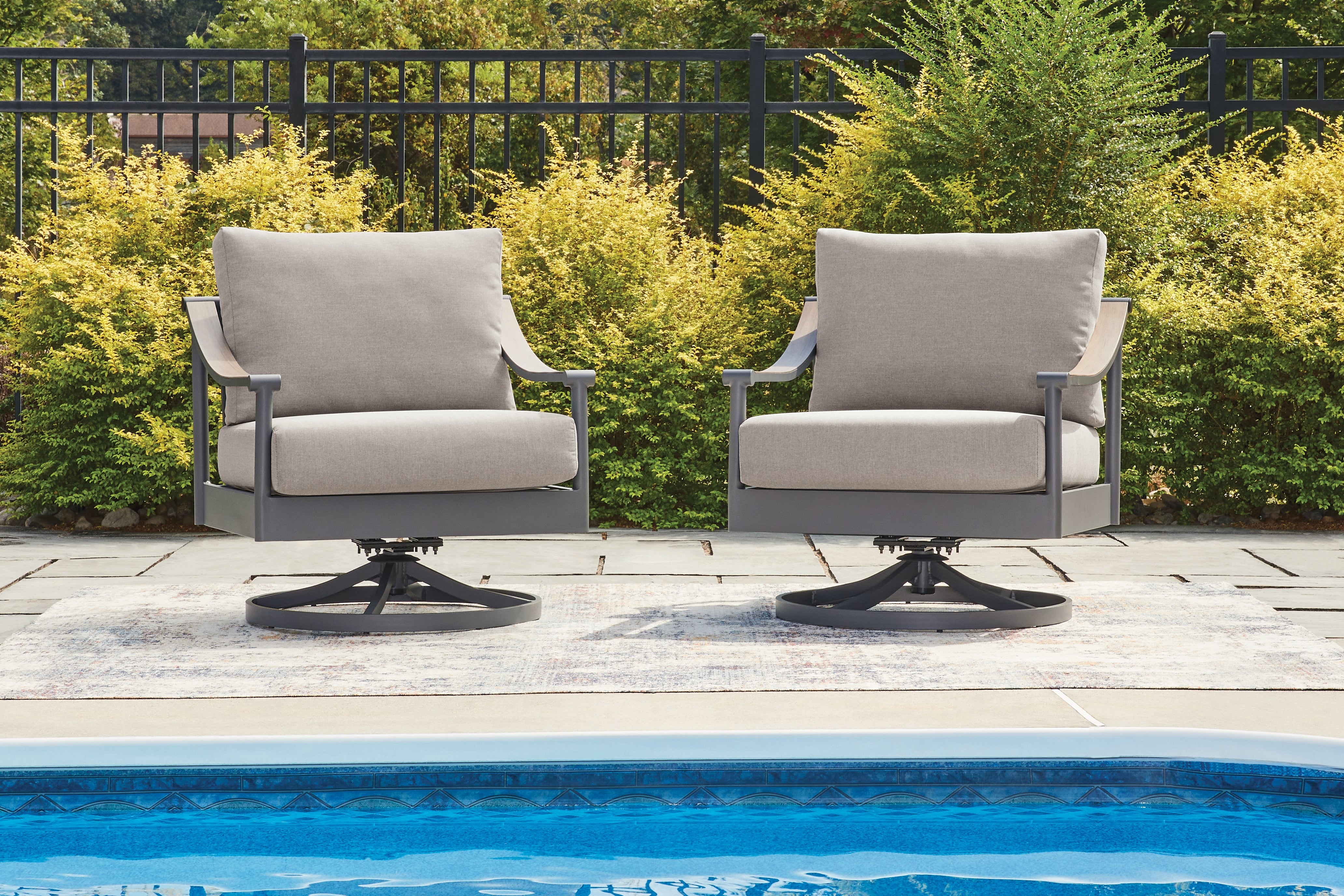 Coral Furniture - Ashley Furniture - Ocean Beach Outdoor - Swivel Lounge w/ Cushion - PCP510-821