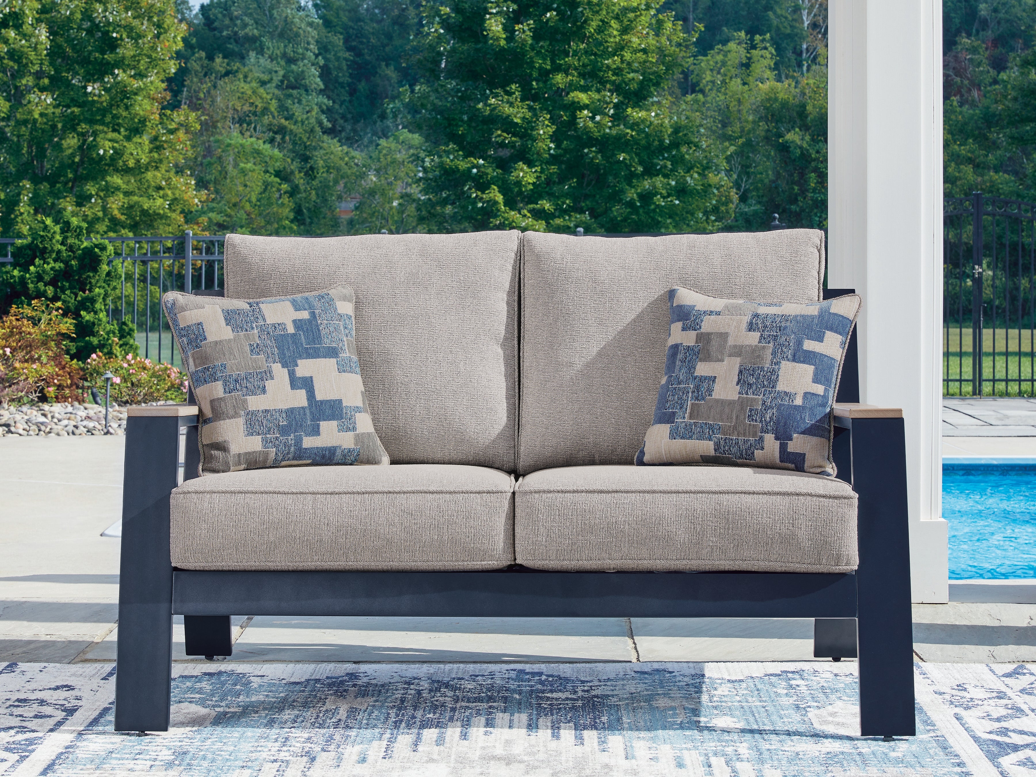 Coral Furniture - Ashley Furniture - East Beach Outdoor - Loveseat w/Cushion / Navy Blue/Driftwood - PCP587-835