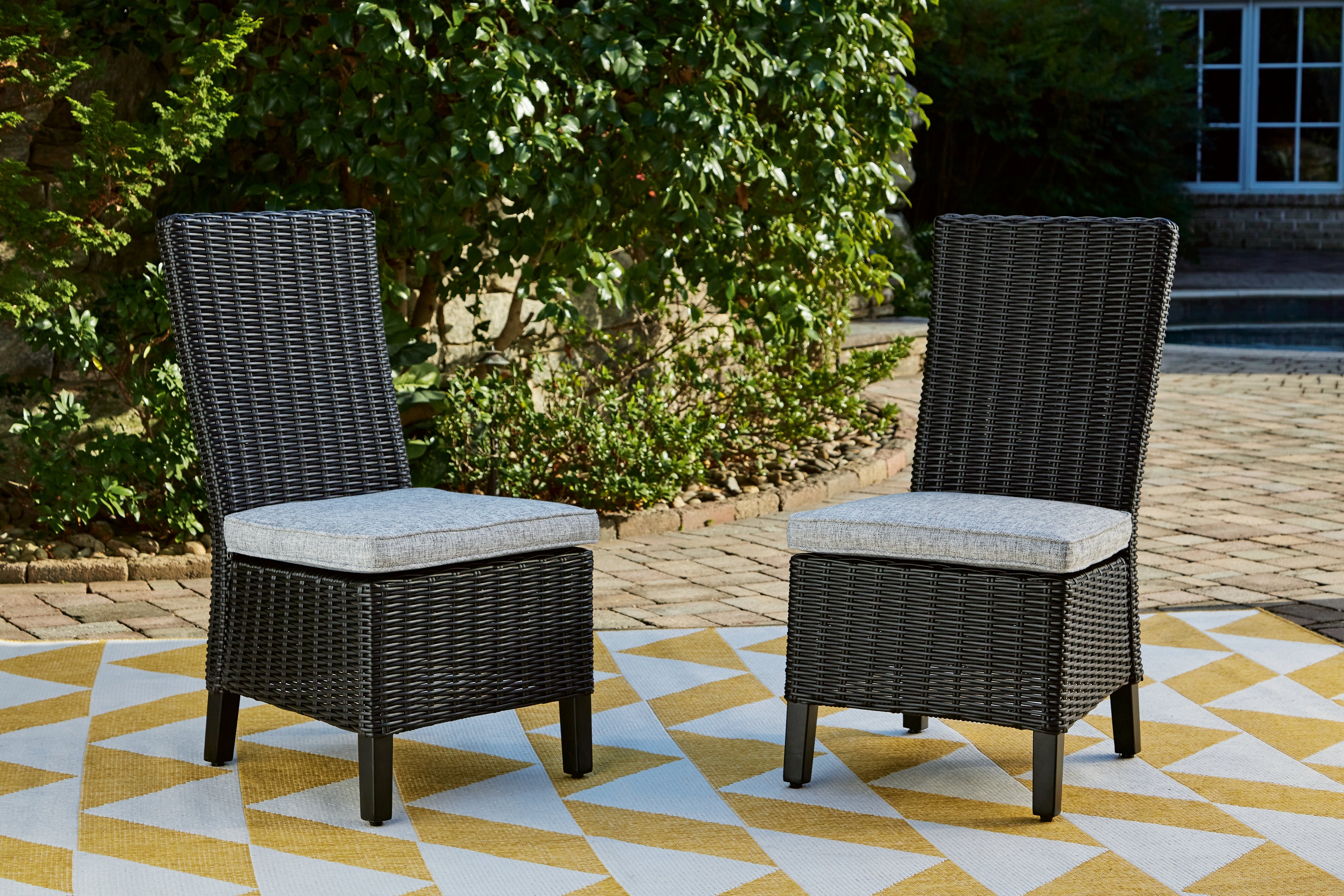 Coral Furniture - Ashley Furniture - Beachcroft Outdoor - Side Chair with Cushion (Set of 2) / Black/Light Gray - P792-601