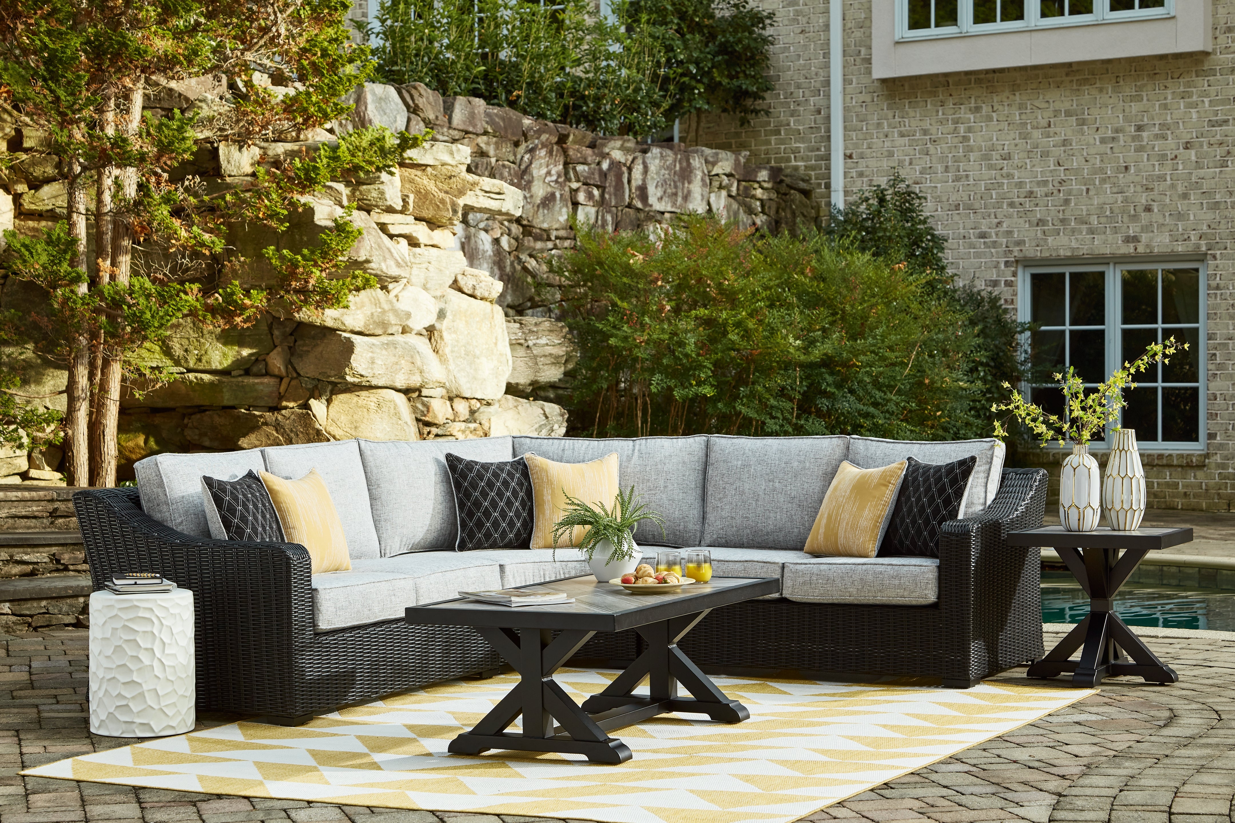 Coral Furniture - Ashley Furniture - Beachcroft Outdoor - 3-Piece Outdoor Sectional / Black/Light Gray - P792P1