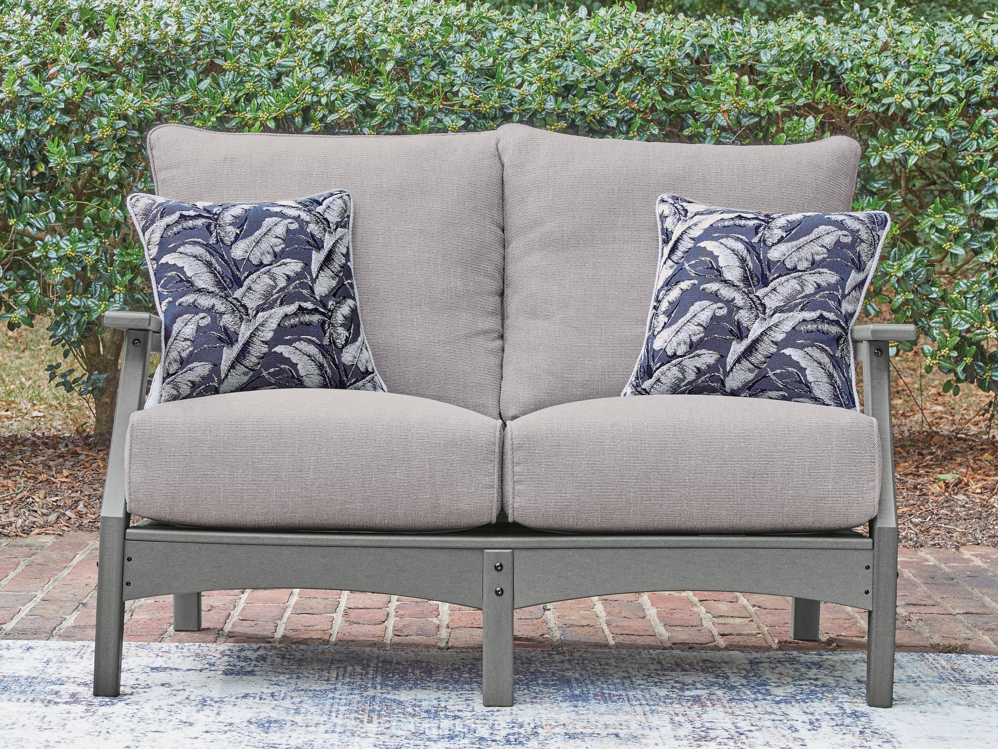Coral Furniture - Ashley Furniture - Cove Beach Outdoor - Loveseat w/Cushion / Gray - PCP803-835