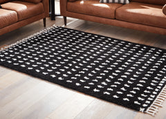 Coral Furniture - Ashley Furniture - Minston Rug - 5' x 7' Rug / Black/White - R405952