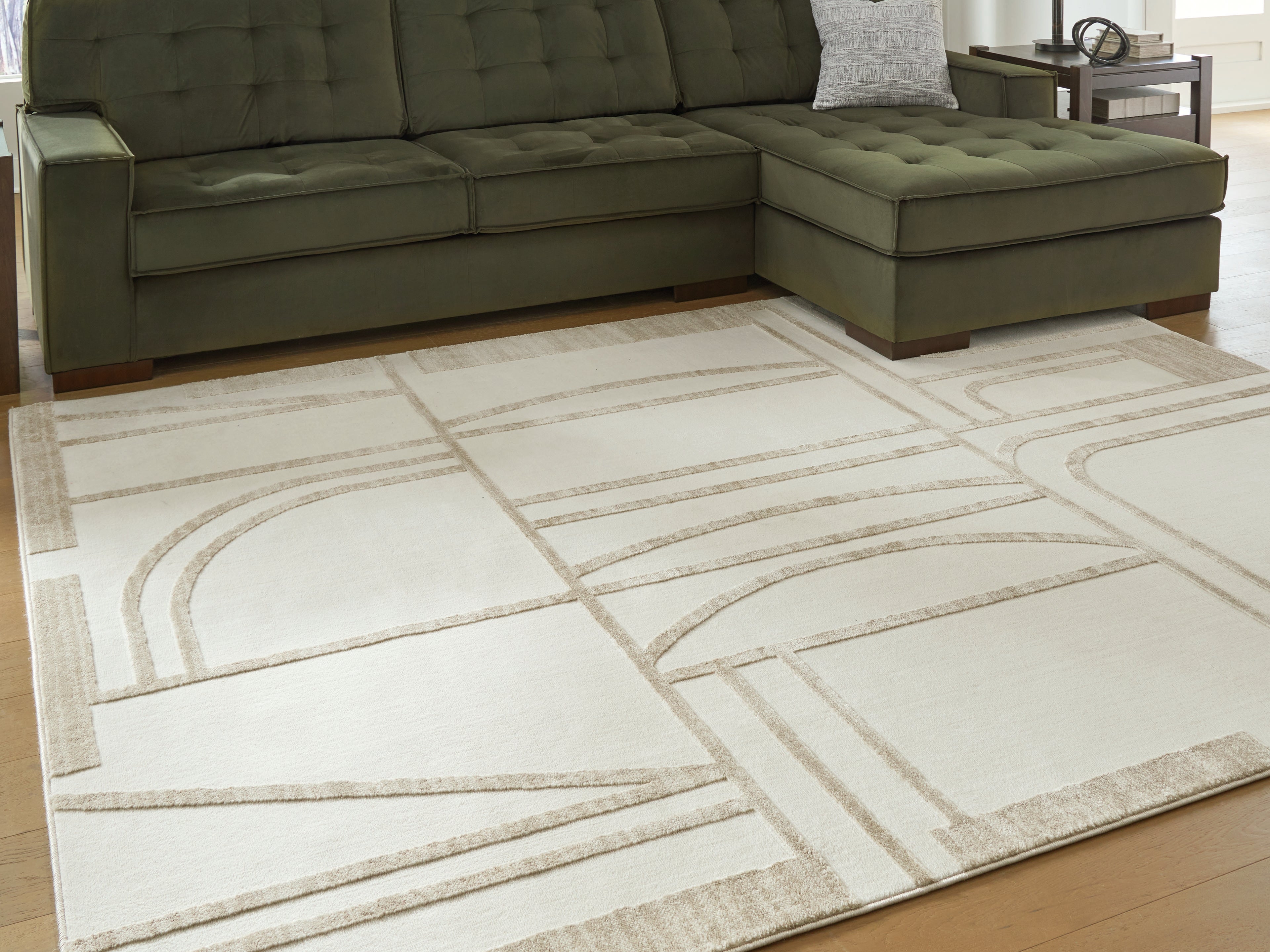 Coral Furniture - Ashley Furniture - Farongrove Rug - 7'10" x 10' Area Rug / Ivory/Beige - R407671