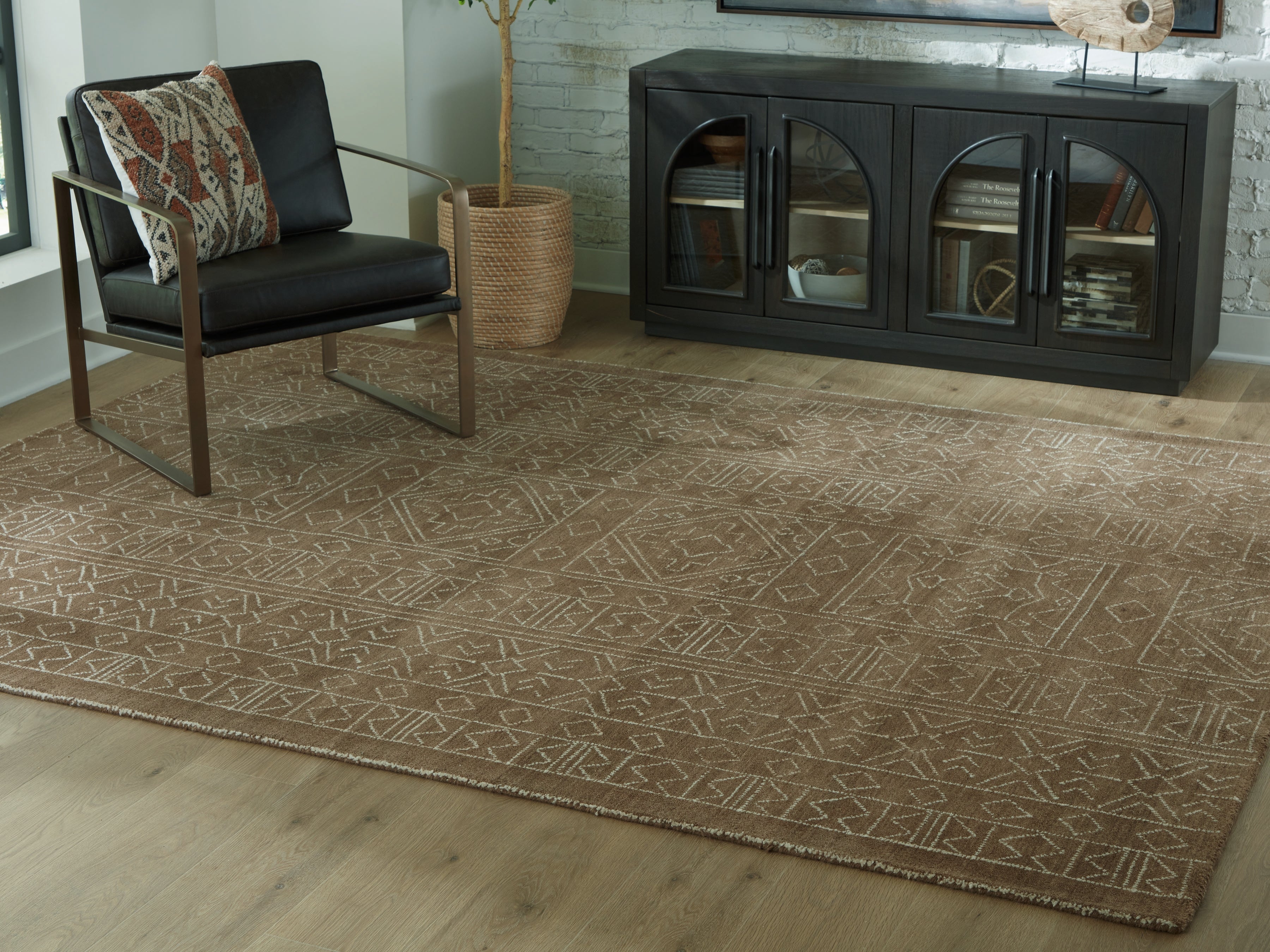 Coral Furniture - Ashley Furniture - Merrittman Rug - 7'8" x 10' Area Rug / Brown/Ivory - R407701