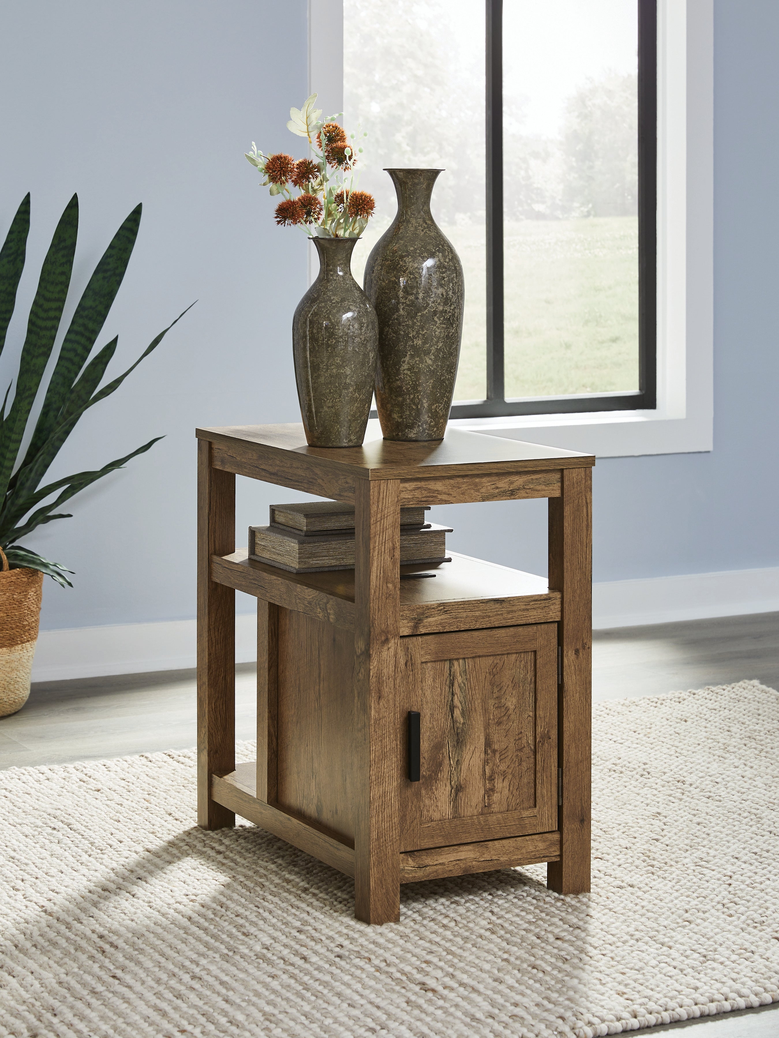 Coral Furniture - Ashley Furniture - Fendenmore Chairside End Table - Chair Side End Table / Brown - T190-117